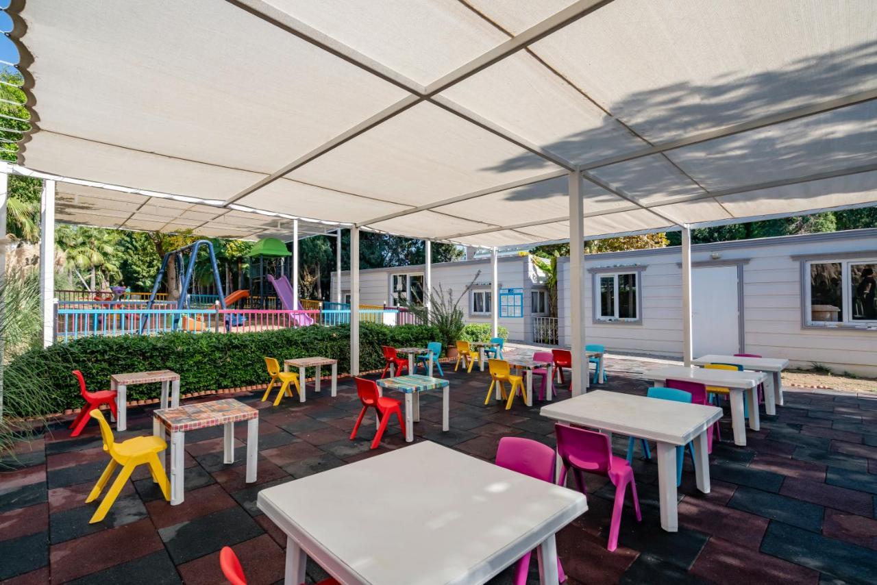 Iz Flower Side Beach Hotel Exterior foto